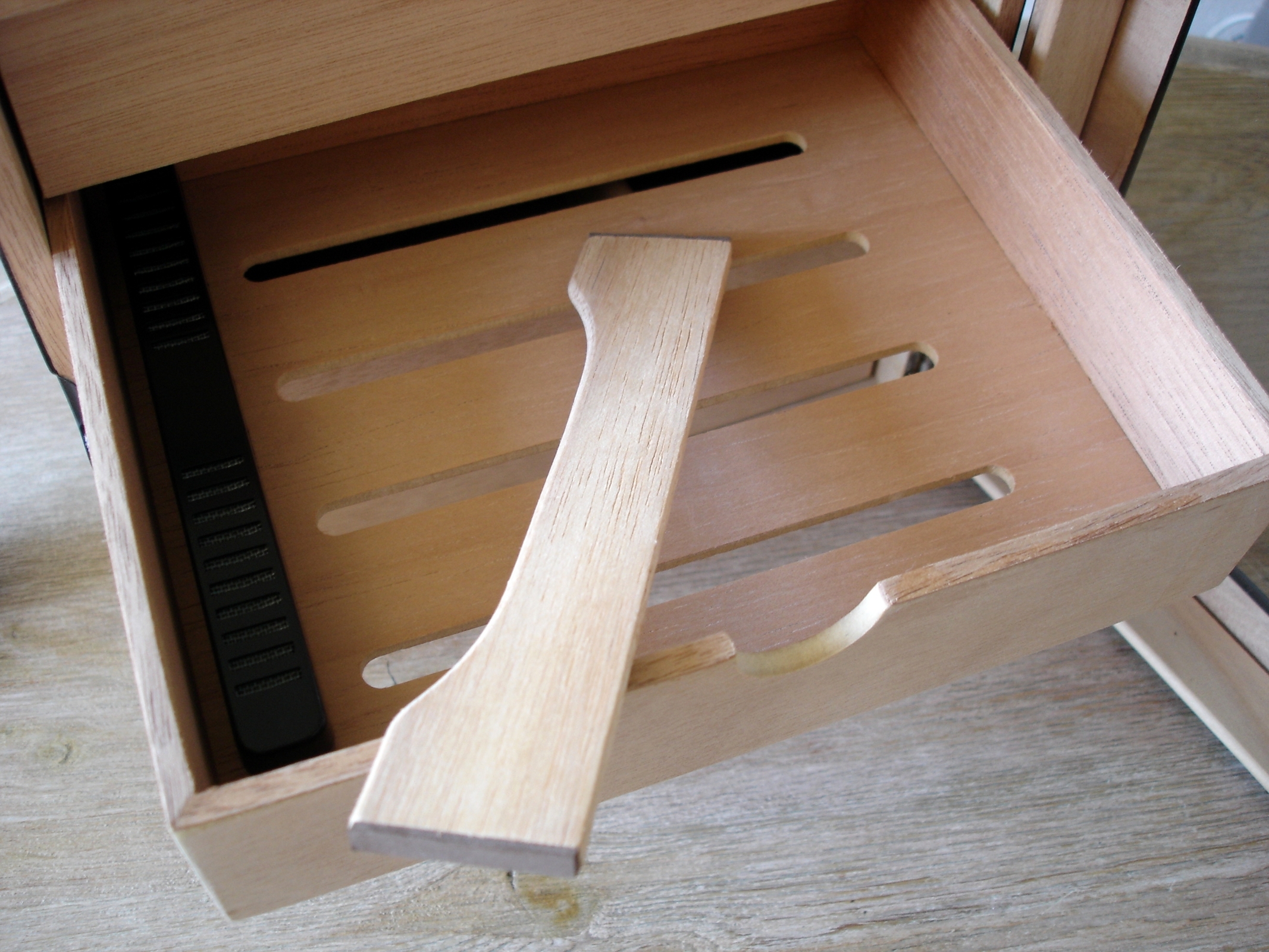 GERMANUS Zigarren Humidor Schrank, Dravus Würfel