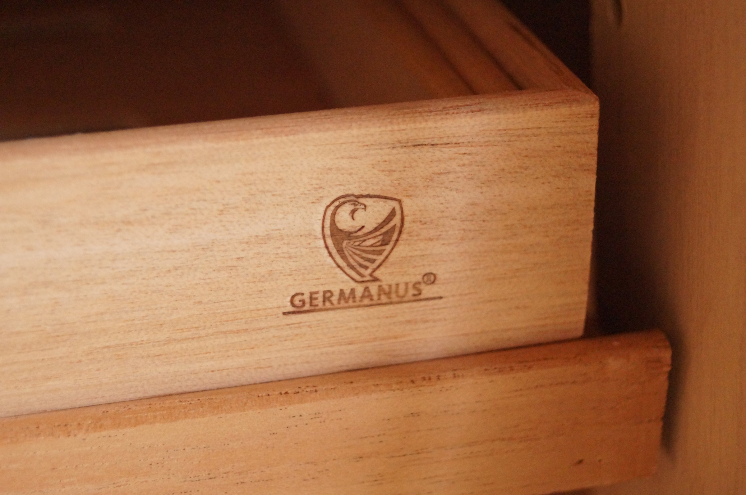 GERMANUS® Zigarren Schrank Humidor für ca  1200 Zigarren mit GERMANUS Befeuchter