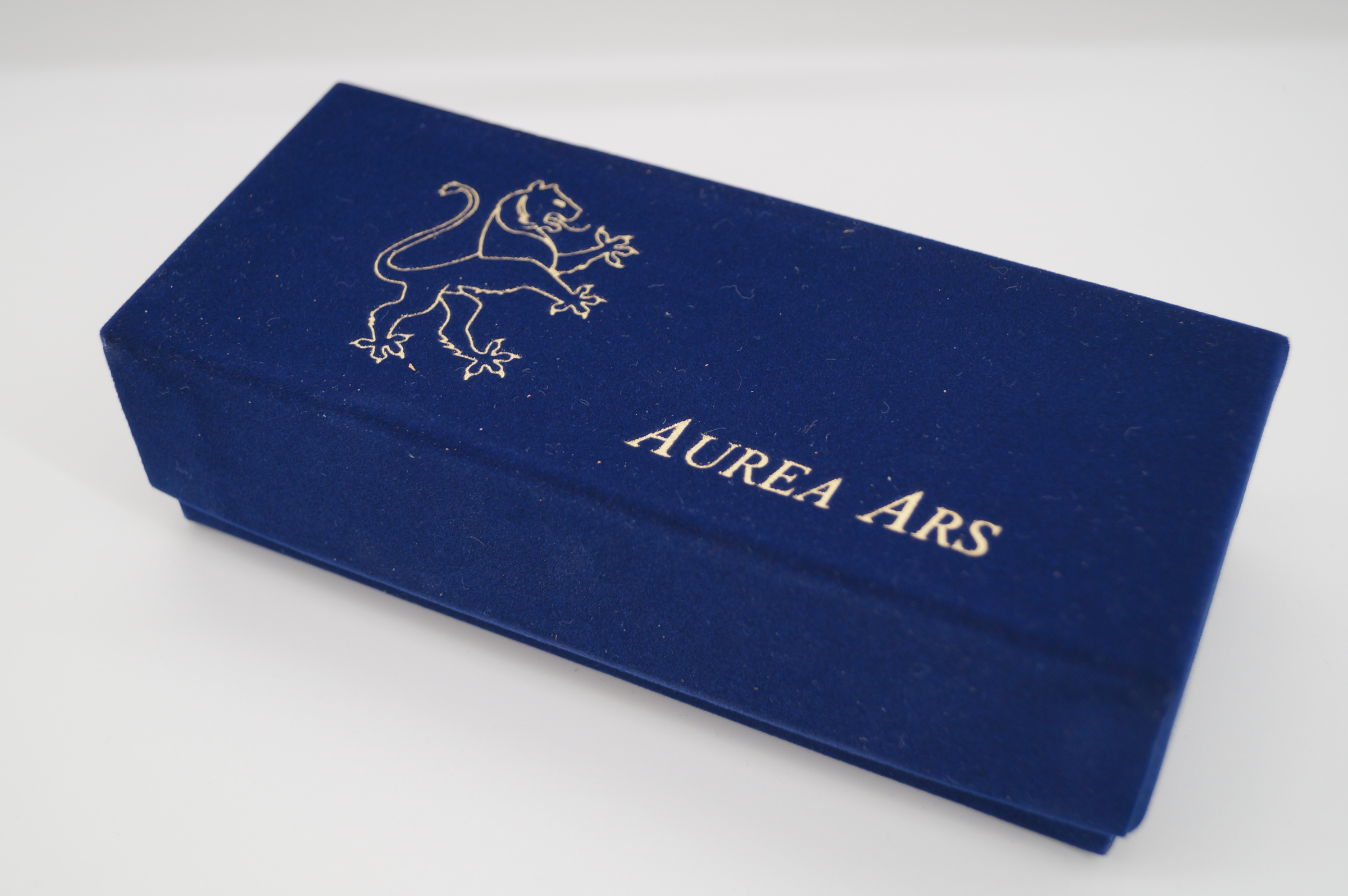 Ars Aurea Prunk Pfeifen Karton mit Filz Bezug und Pfeifenbeutel, blau, rot