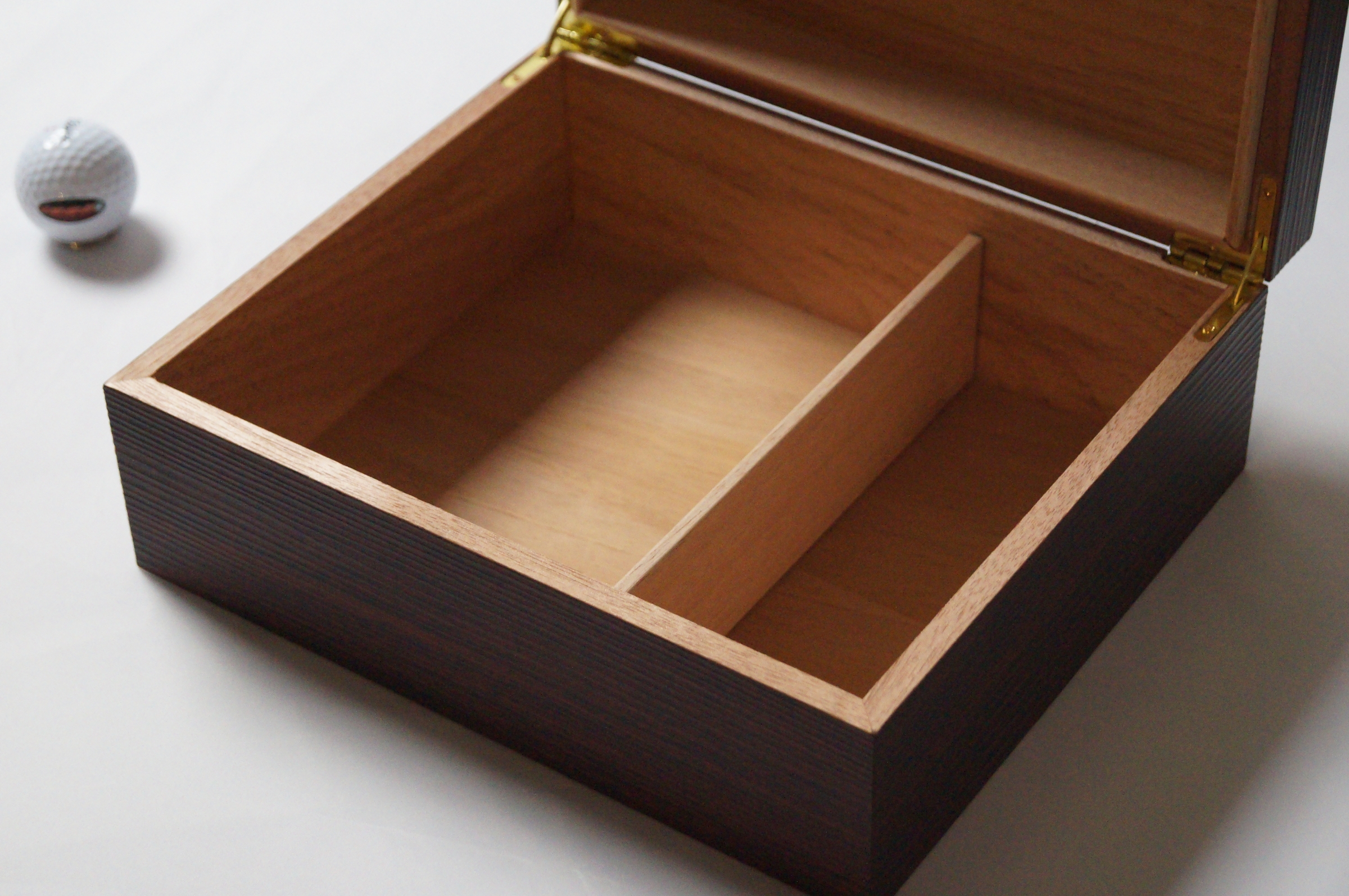 GERMANUS Zigarren Humidor für ca. 50 Zigarren, dunkelbraun