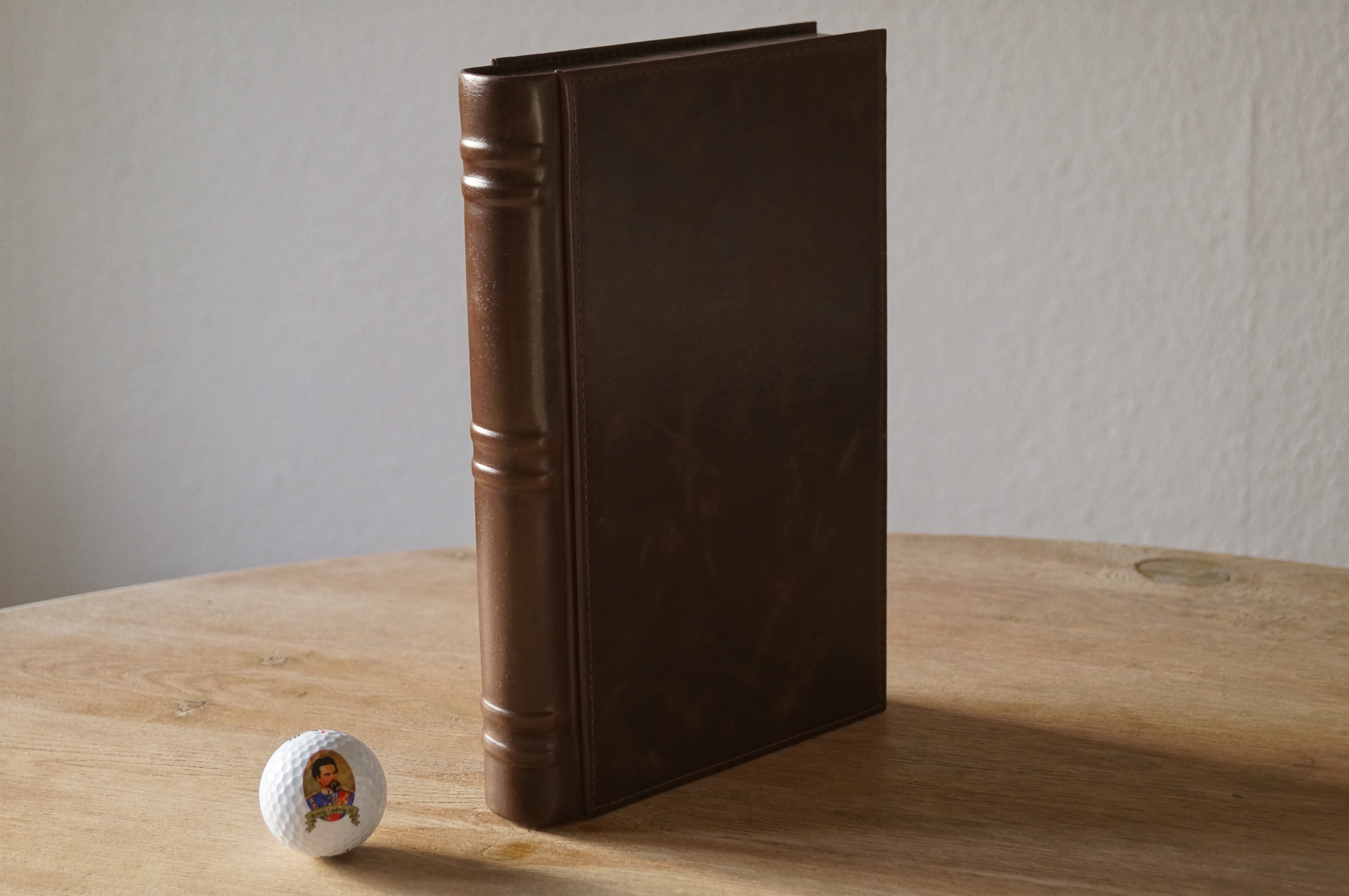 Liber Primus Humidor in Buch Form mit Zigarren Versteck