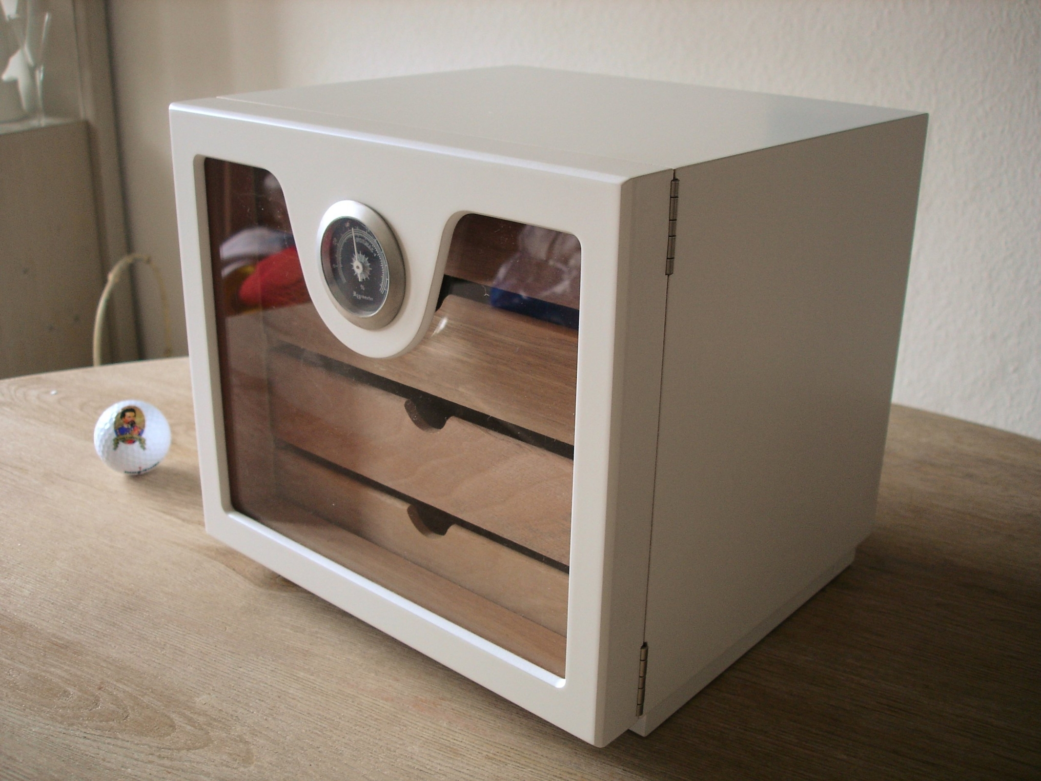 B-Ware: GERMANUS Zigarren Humidor Schrank: Würfel Basis, Weiss