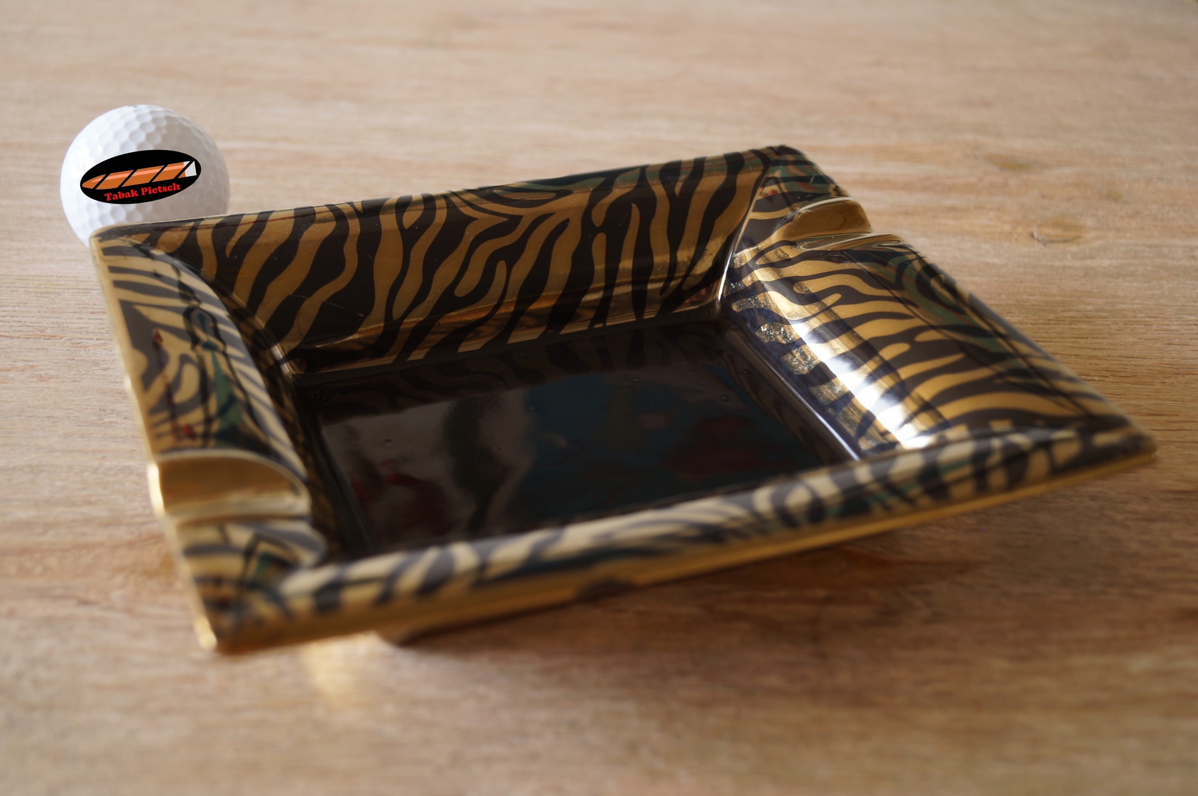 ANGELO Aschenbecher Modell "Zebra" für Zigarren aus Porzellan - Schwarz Weiß Gold