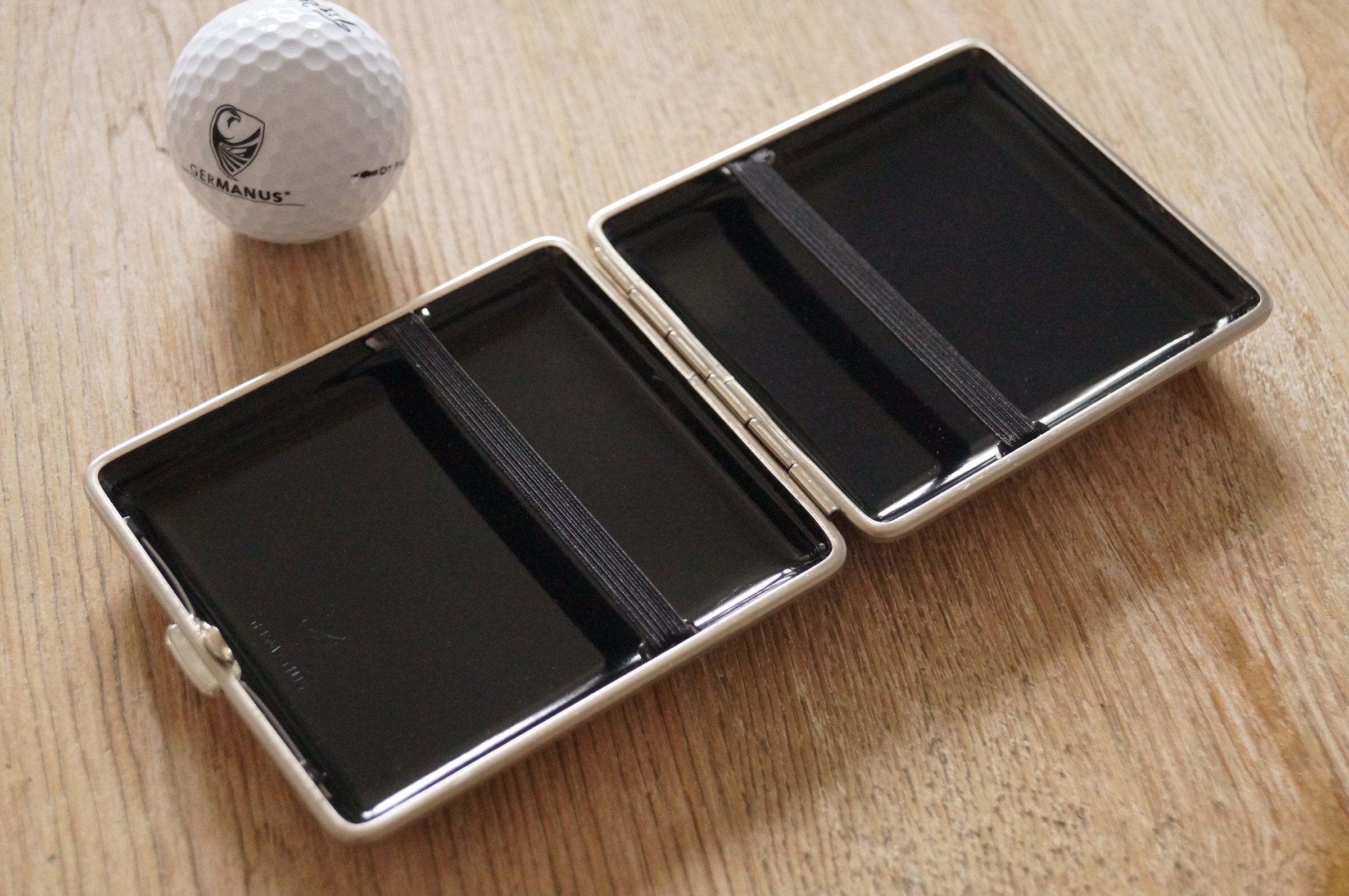 GERMANUS Zigarettenetui - Metall mit Leder Bezug - Made in Germany  - Design Schottisch Sand