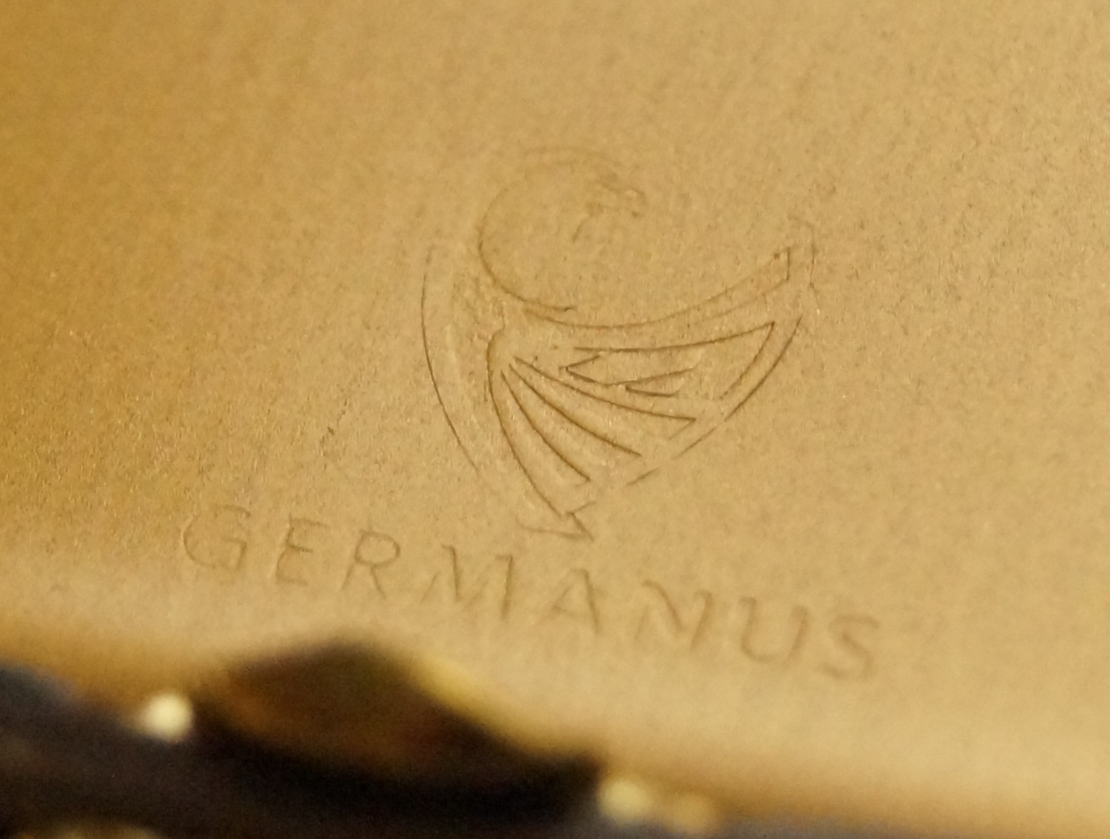 GERMANUS Zigarettenetui Metall Korpus mit Leder Bezug - Made in Germany  - Design Wildes Rind II