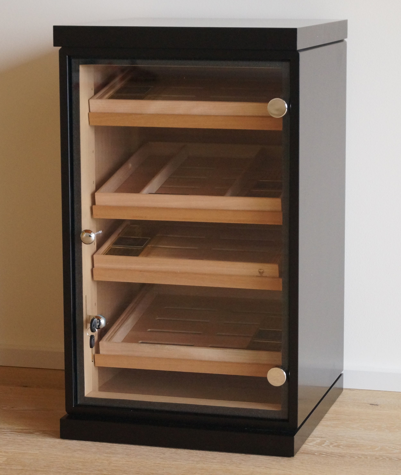 GERMANUS® Zigarren Schrank Humidor für ca  1200 Zigarren mit GERMANUS Befeuchter