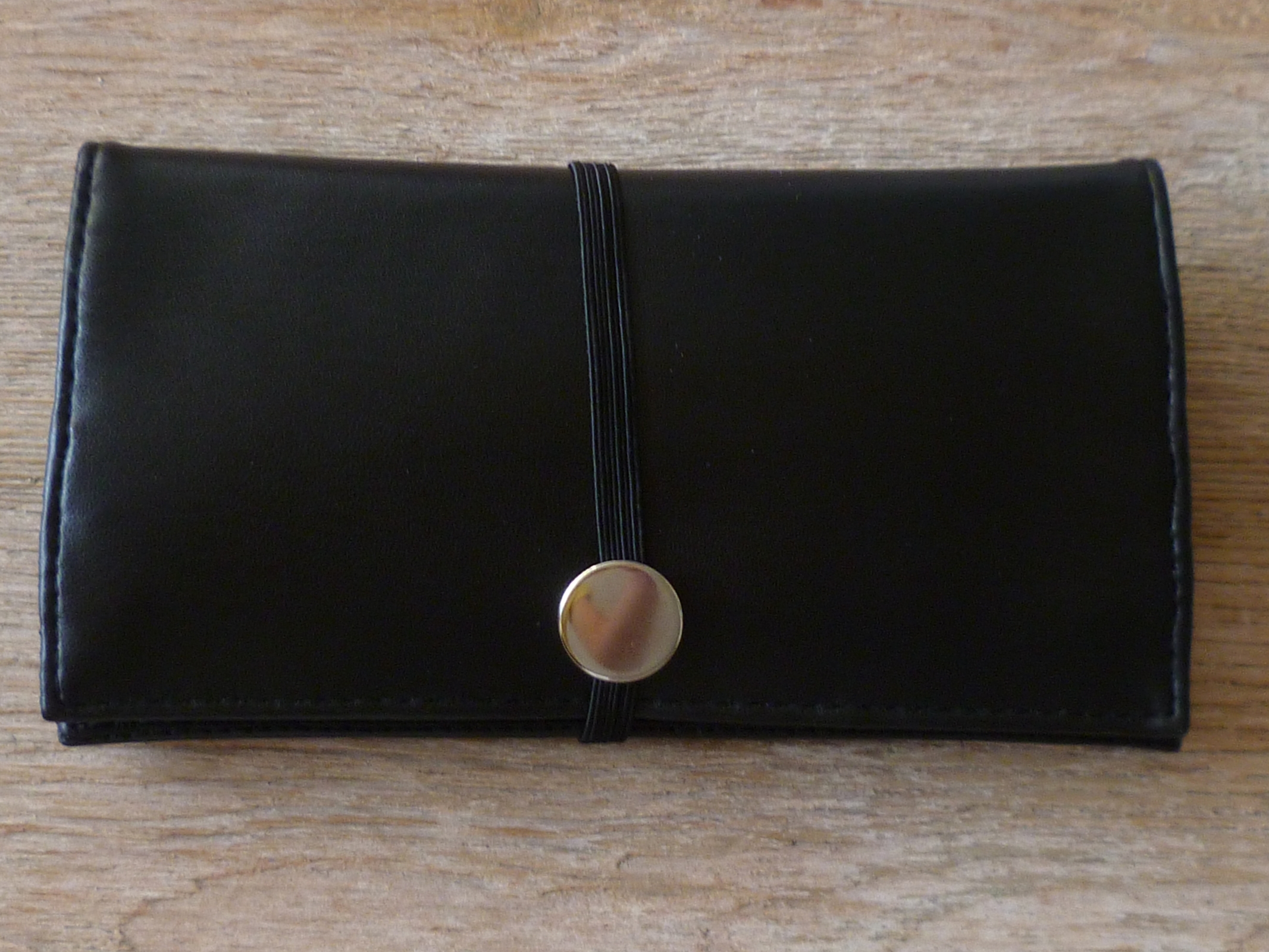 Innovative Tabaktasche in schwarz