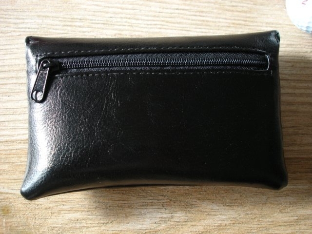 Gummierte Tabaktasche in Schwarz  Modell S