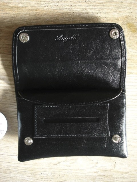 Gummierte Tabaktasche in Schwarz  Modell S